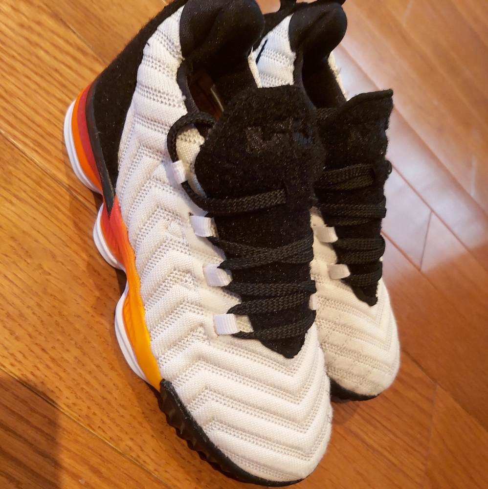 Nike toddler boys sneakers - Picture 7 of 8